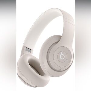 Studio Beats Pro sandstone